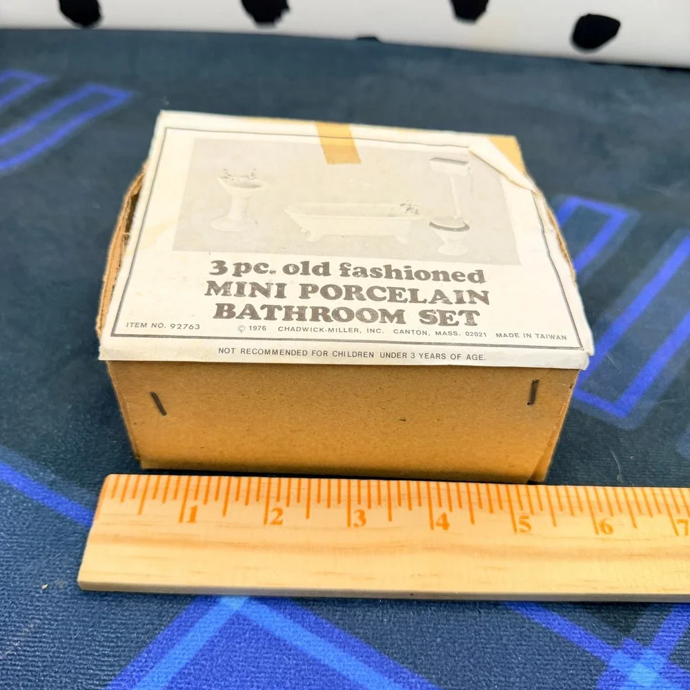 Vintage 1976 1:12 Dollhouse Porcelain Bathroom Set Clawfoot Tub Toilet NIB 92763